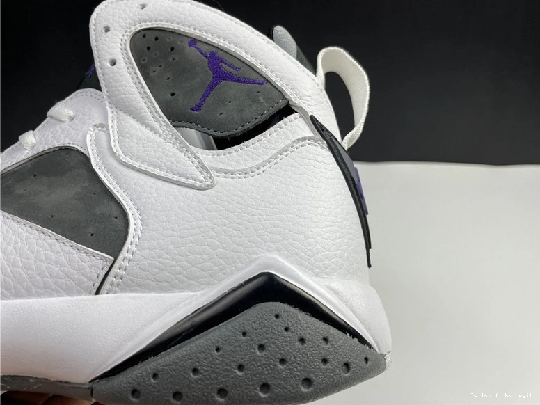 Flint Jordan  Retro  (2021) CU9307-100 7 0118